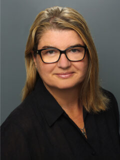 Portraitfoto von Dr. Carmen Pospisil